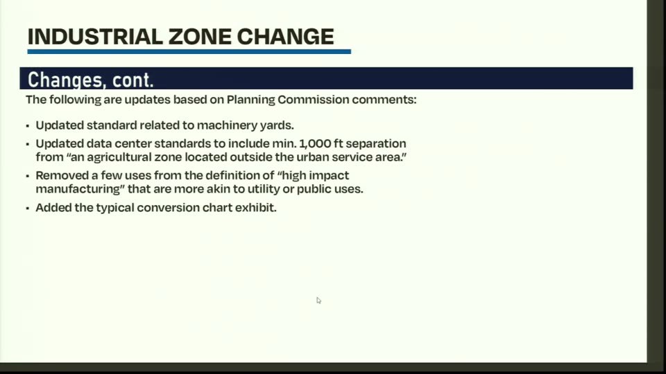 LFUCG planning slide listing a minimum 1,000-foot data-center separation from agricultural land outside the urban service area